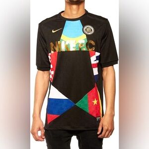 Mens Nike shirt size small good condition